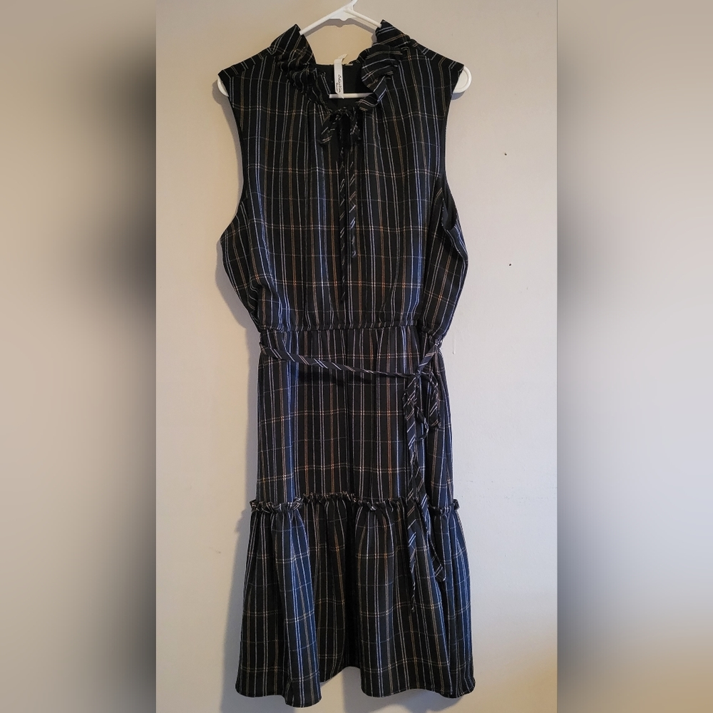 Black Sleeveless Dress